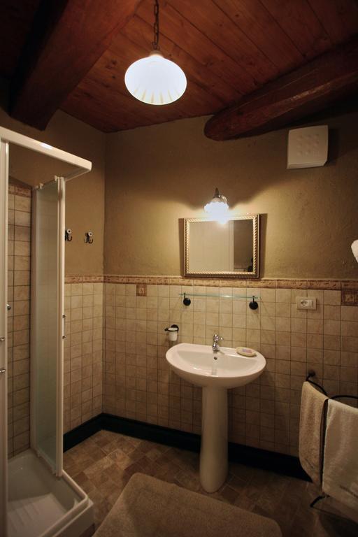Castelsantangelo sul Nera B&B Cascina Dell'Orso الغرفة الصورة